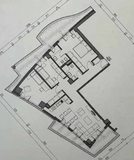 Tirane, shes apartament 3+1+Ballkon Kati 3, 180 m² 397.000 € (21 dhjetori)