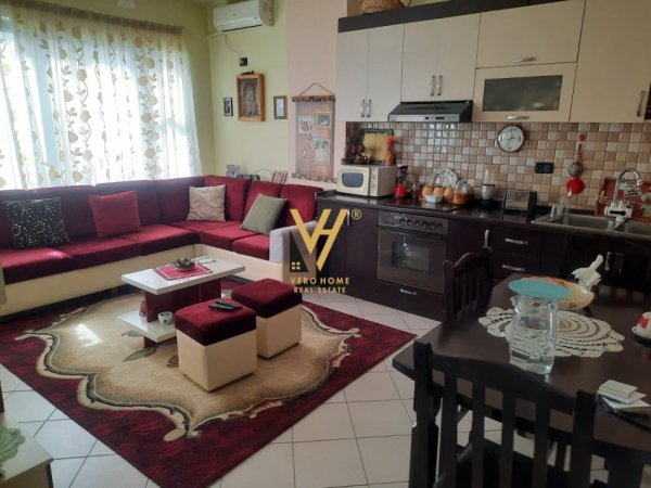 Tirane, shitet apartament 2+1+Ballkon Kati 7, 79 m² 125.000 € (YZBERISHT)