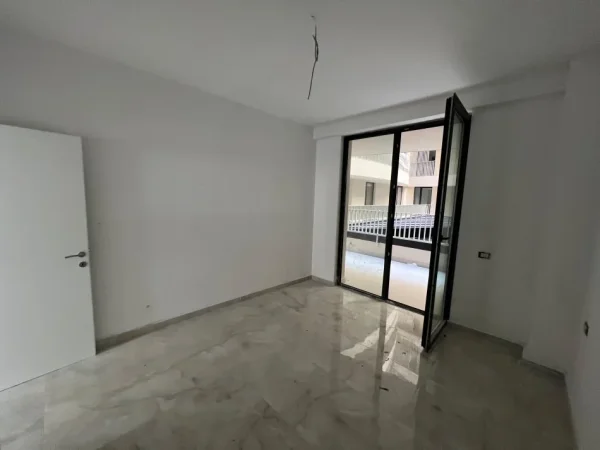 Tirane, jepet me qera apartament 2+1 Kati 1, 118 m² 1.000 € 