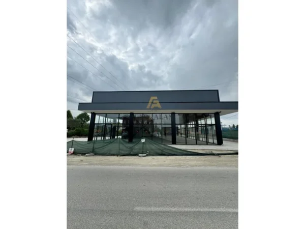 Tirane, jepet me qera kapanon, 2.000 € (Kamez)