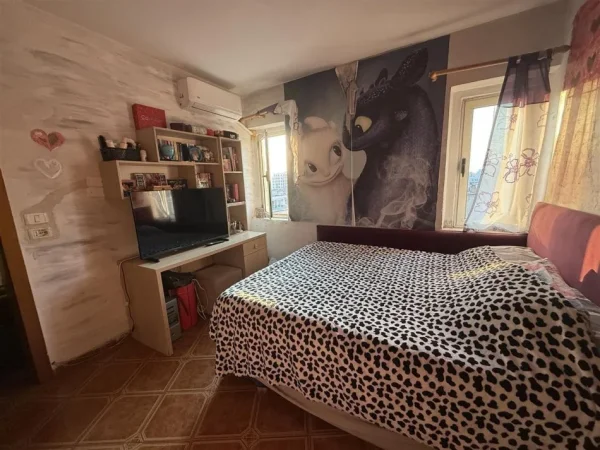 Tirane, jepet me qera apartament 2+1+Ballkon Kati 5, 75 m² 600 € (rruga siri kodra)