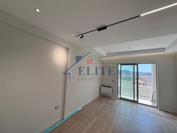 Tirane, jepet me qera apartament 1+1+Ballkon Kati 4, 70 m² 600 € (Ish Fusha e Aviacionit)