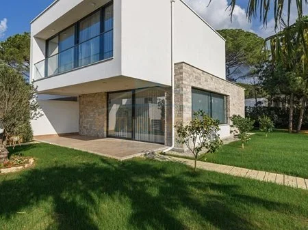 Gjiri Lalezit | Hamallaj, shitet Vile 2 Katshe Kati 0, 600 m² 1.100.000 € (Gjiri i Lalzit, San Pietro Residence)