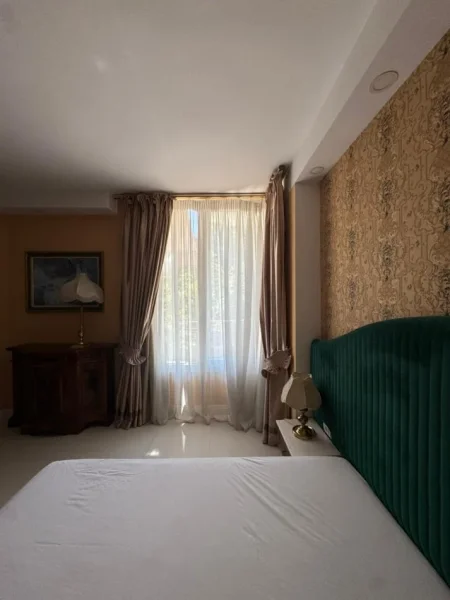 Tirane, shitet apartament 3+1+Aneks+Ballkon Kati 1, (rruga vaso pasha)