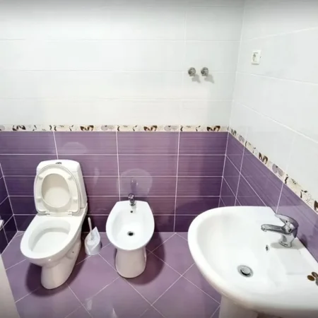 Tirane, jepet me qera apartament 2+1+Aneks+Ballkon Kati 5, 120 m² 500 € 