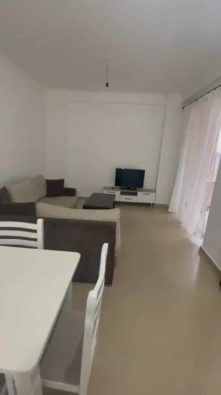 Tirane, jepet me qera apartament 2+1+Ballkon Kati 5, 90 m² 470 € (selite)