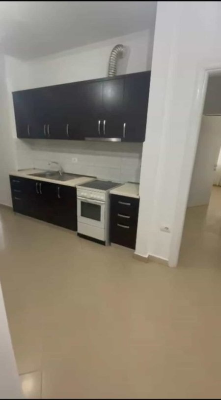 Tirane, jepet me qera apartament 2+1+Ballkon Kati 5, 90 m² 470 € (selite)