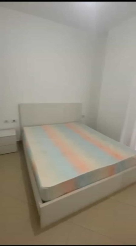 Tirane, jepet me qera apartament 2+1+Ballkon Kati 5, 90 m² 470 € (selite)