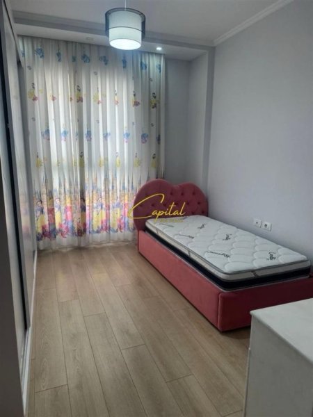 Tirane, jepet me qera apartament 2+1 Kati 3, 98 m² 1.100 € (CASA ITALIA)