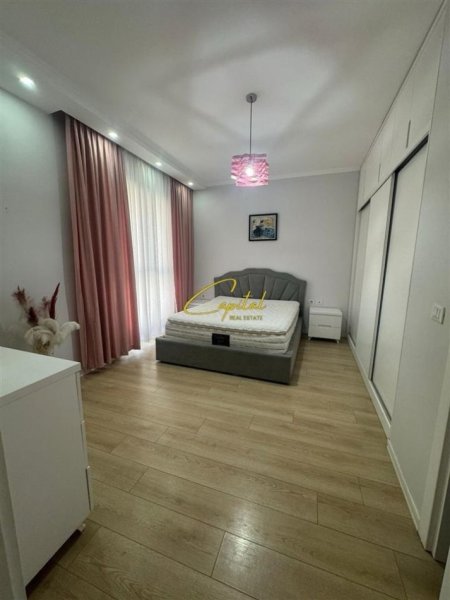 Tirane, jepet me qera apartament 2+1 Kati 3, 98 m² 1.100 € (CASA ITALIA)