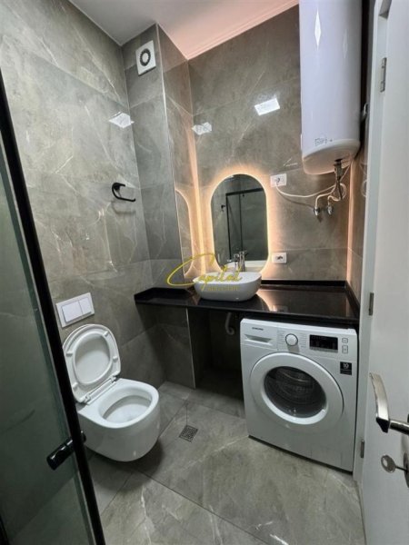Tirane, jepet me qera apartament 2+1 Kati 3, 98 m² 1.100 € (CASA ITALIA)