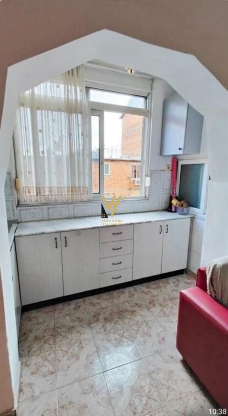 Tirane, jepet me qera apartament 2+1+Ballkon Kati 4, 80 m² 420 € (BULEVARDI I RI)