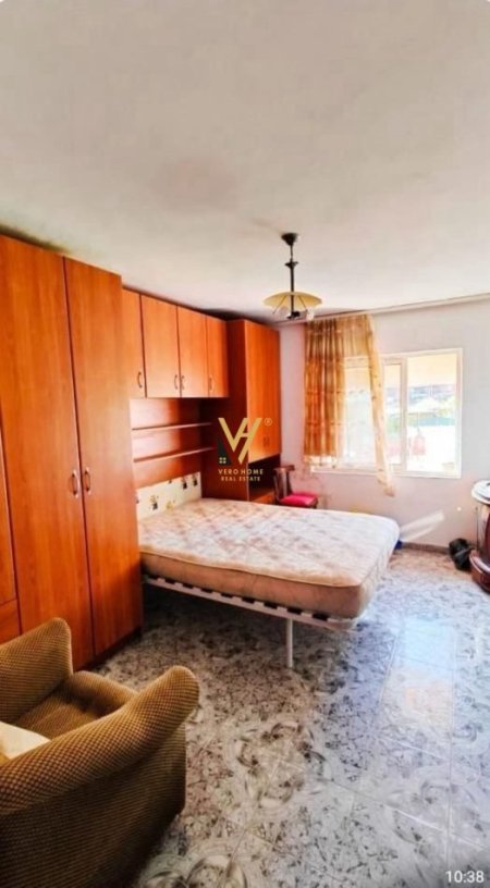 Tirane, jepet me qera apartament 2+1+Ballkon Kati 4, 80 m² 420 € (BULEVARDI I RI)