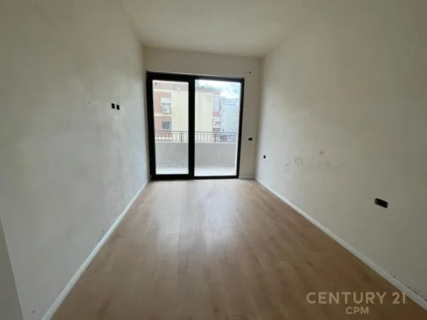 Tirane, shes apartament 1+1+Ballkon , 78 m² 183.300 € (LIQENI I THATE)
