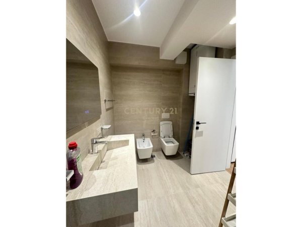 Tirane, shes apartament 3+1+2+PARKIM , 175 m² (KODRA E DIELLIT)