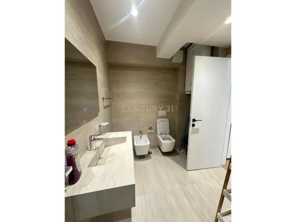 Tirane, shes apartament 3+1+2+PARKIM , 175 m² (KODRA E DIELLIT)