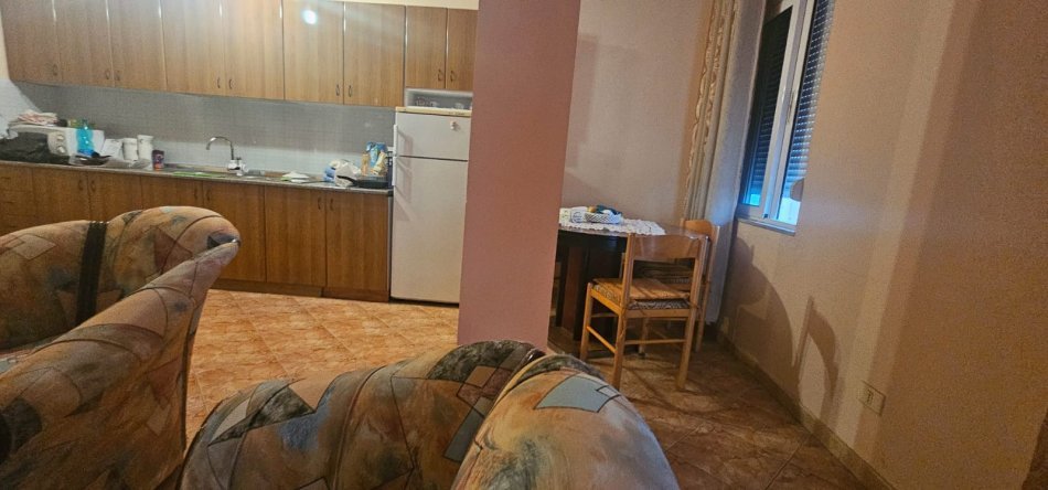 Durres, jepet me qera apartament 3+1 Kati 4, 152 m² 180.000 € (MARKATA FRUTA PERIME)