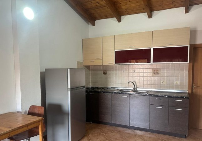 Tirane, jepet me qera apartament 2+1 Kati 4, 80 m² 380 € (SIRI KODRA)