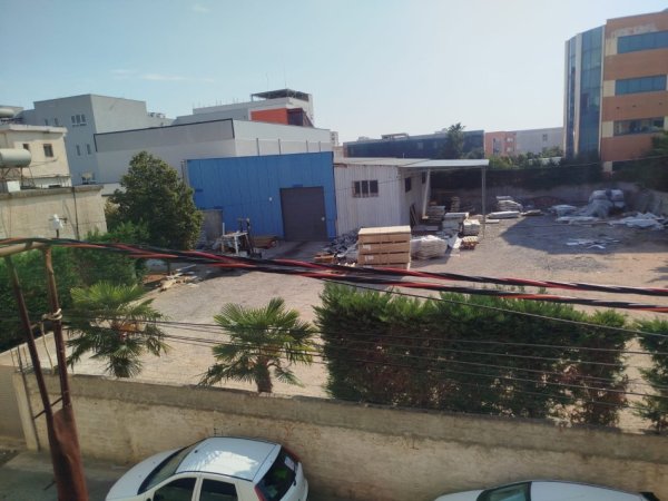 Durres, jap me qera ambjent biznesi Kati 0, 1.000 m² 1.000 € (Shkozet durres)