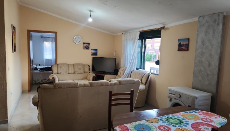 Tirane, shes apartament 2+1+BLK, me Çertifikate pronesie Kati 5, 87 m² 89000 Euro (prane Karburant Selita)