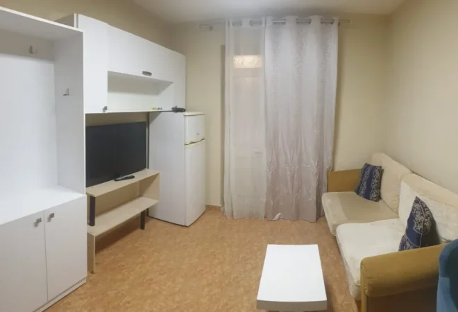 Tirane, jepet me qera apartament 1+1 Kati 2, 50 m² 450 € (Mine Peza)