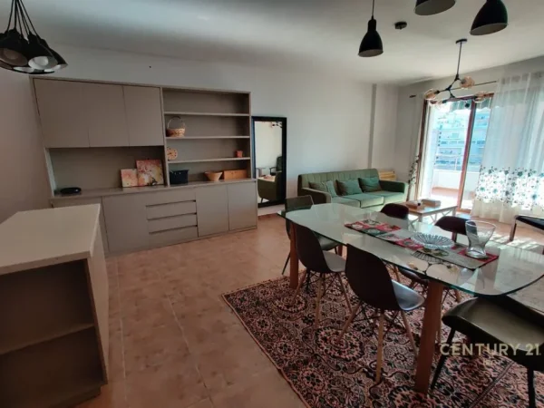 Tirane, jepet me qera apartament 2+1+Ballkon Kati 5, 110 m² 1.000 € 
