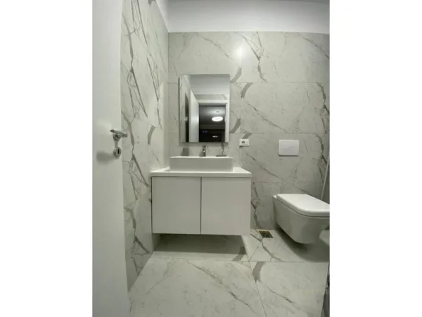 Shqiperi, jepet me qera apartament 2+1 Kati 3, 94 m² 700 € 