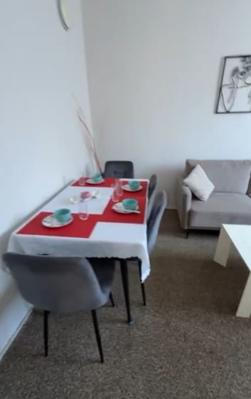 Tirane, jepet me qera apartament 2+1 Kati 2, 60 m² 600 € (Rruga e Kavajës)