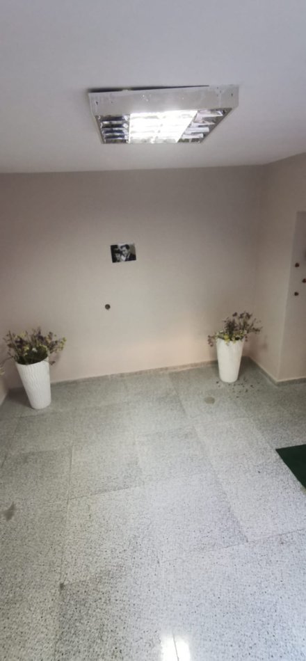 Tirane, jepet me qera zyre Kati 1, 45 m² 350 € 