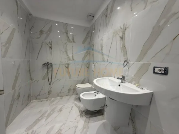 Tirane, shitet apartament 1+1+Ballkon Kati 9, 50 m² 83.000 € 