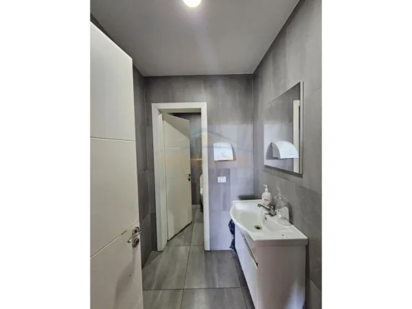 Durres, shitet ambjent biznesi Kati 0, 179 m² 425.000 € 