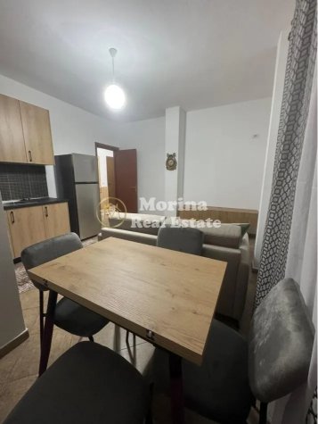 Tirane, jepet me qera apartament 1+1+Ballkon Kati 5, 63 m² 500 € (Komuna e Parisit)