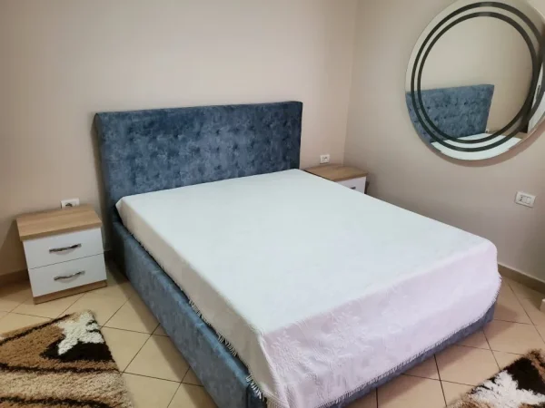 Tirane, jepet me qera apartament 2+1+Ballkon Kati 2, 100 m² 550 € (Haxhi Isuf Banka)