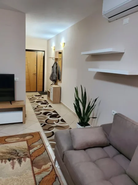 Tirane, jepet me qera apartament 2+1+Ballkon Kati 2, 100 m² 550 € (Haxhi Isuf Banka)