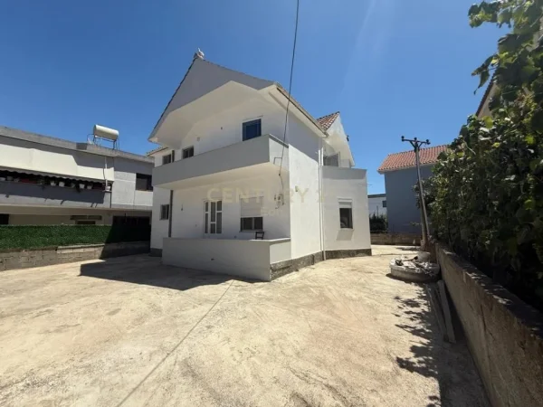 Durres, shitet Vile 2 Katshe Kati 2, 254 m² 200.000 € (Lagjia 17)