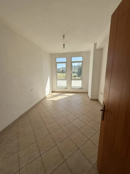 Tirane, shitet apartament 2+1+Ballkon Kati 2, 105 m² 126.000 € (Astir 1200€/m2 Me Hipoteke)