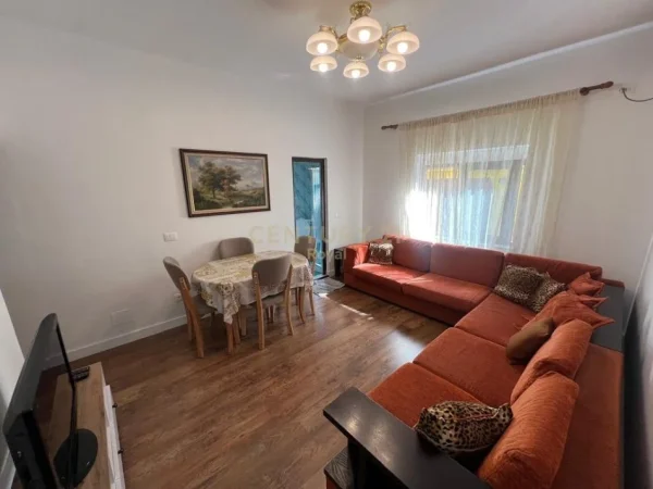 Tirane, jepet me qera apartament 2+1+Aneks+Ballkon Kati 2, 80 m² 700 € (Rruga mine peza)