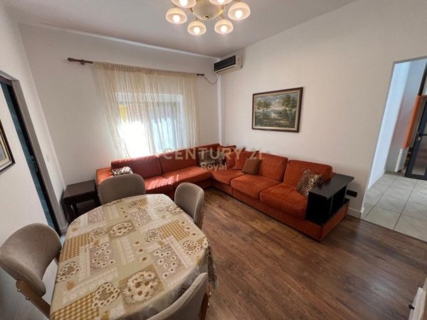 Tirane, jepet me qera apartament 2+1+Aneks+Ballkon Kati 2, 80 m² 700 € (Rruga mine peza)