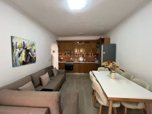 Tirane, jepet me qera apartament 1+1 Kati 3, 60 m² 550 € (Brryl)