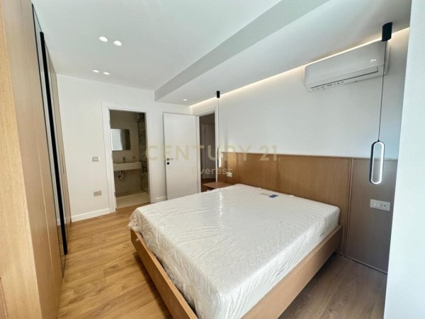 Tirane, jepet me qera apartament 3+1+Aneks+Ballkon Kati 3, 175 m² 1.400 € (Kodra e Diellit 2)