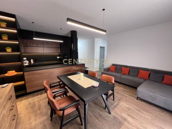 Tirane, jepet me qera apartament 2+1+Aneks+Ballkon Kati 1, 98 m² 1.180 € (Secret Garden Residence)