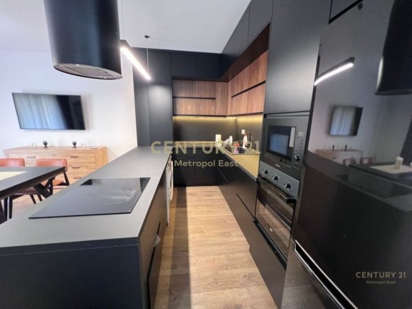 Tirane, jepet me qera apartament 2+1+Aneks+Ballkon Kati 1, 98 m² 1.180 € (Secret Garden Residence)