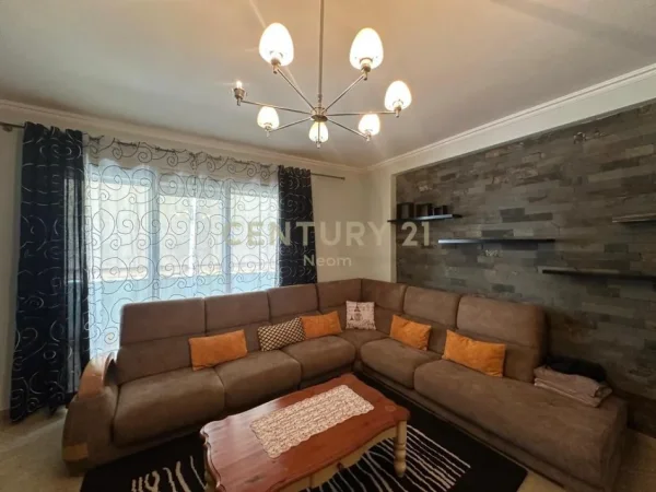 Tirane, jepet me qera apartament 2+1+Aneks+Ballkon Kati 8, 127 m² 600 € (Don Bosko)