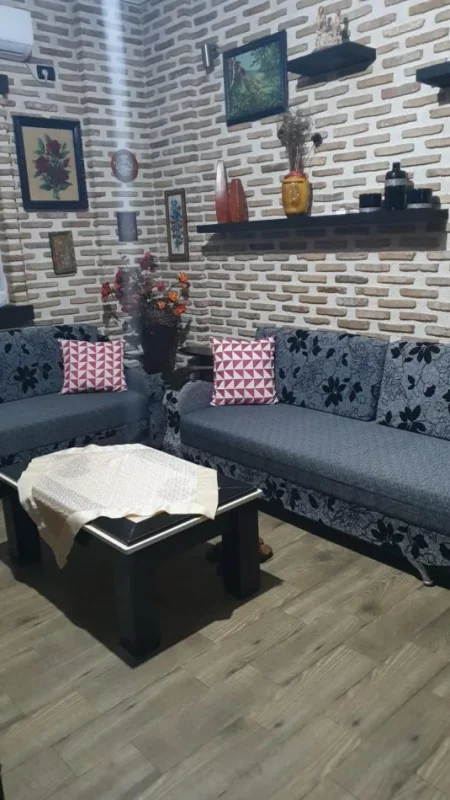 Vlore, jepet me qera shtepi 1+1 , 250 € (Rruga Sazani,Plazhi i vjeter)