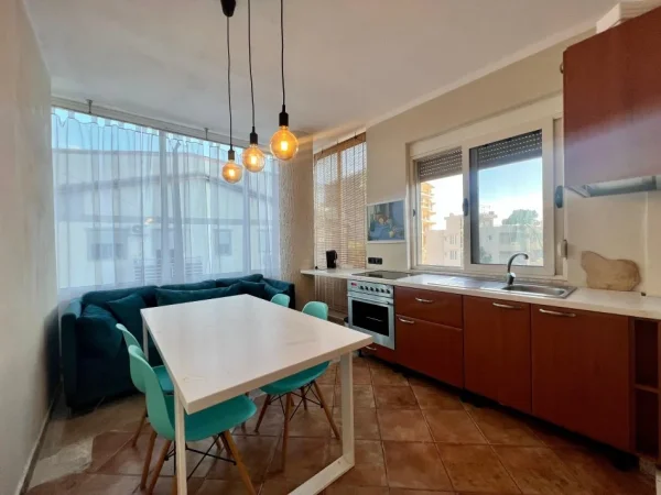 Durres, jepet me qera apartament 1+1 Kati 3, 65 m² 500 € (Golem Durres)