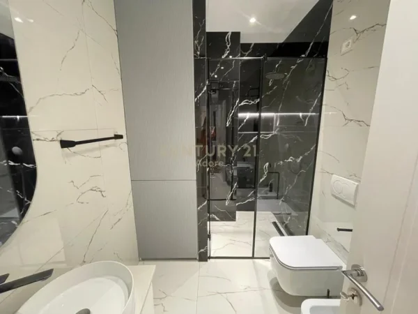 Tirane, jepet me qera apartament 2+1 Kati 5, 103 m² 1.900 € (lake View)