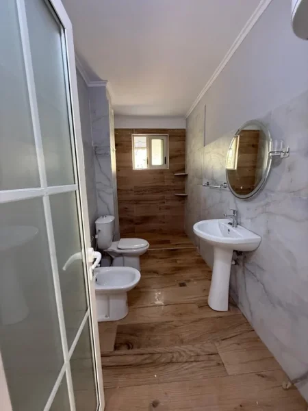 Tirane, shitet apartament 2+1 Kati 2, 72 m² 122.000 € (Ali Dem, prane Fax News)