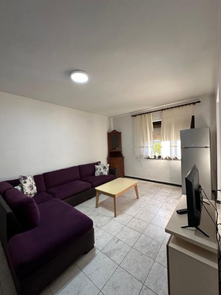 Tirane, jepet me qera apartament 2+1+Ballkon Kati 5, 75 m² 450 € (Rruga bardhyl)