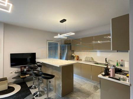 Tirane, jepet me qera apartament 3+1 Kati 3, 125 m² 100.000 € 