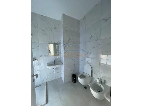 Tirane, shitet apartament 1+1 Kati 4, 66 m² 96.000 € 